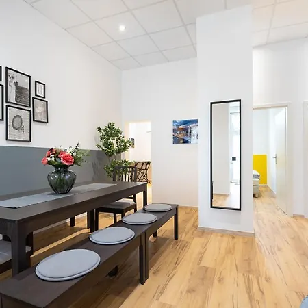 Big Central Near Rotkreuzplatz With 3 Bedroom For 12 Pax Munich
