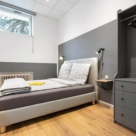 Big Central Near Rotkreuzplatz With 3 Bedroom For 12 Pax Apartment *