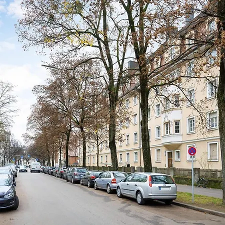 Apartment Big Central Near Rotkreuzplatz With 3 Bedroom For 12 Pax *