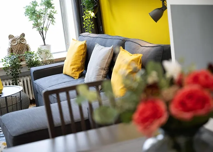 Big Central Near Rotkreuzplatz With 3 Bedroom For 12 Pax Lägenhet