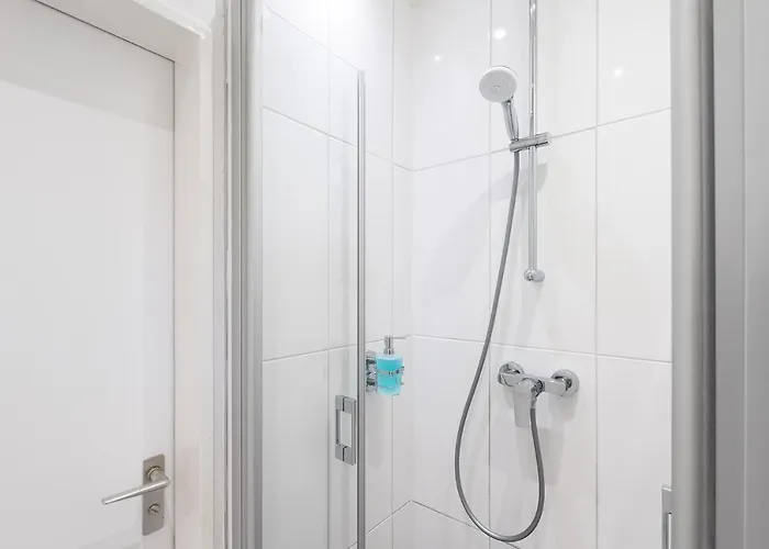 Big Central Near Rotkreuzplatz With 3 Bedroom For 12 Pax München
