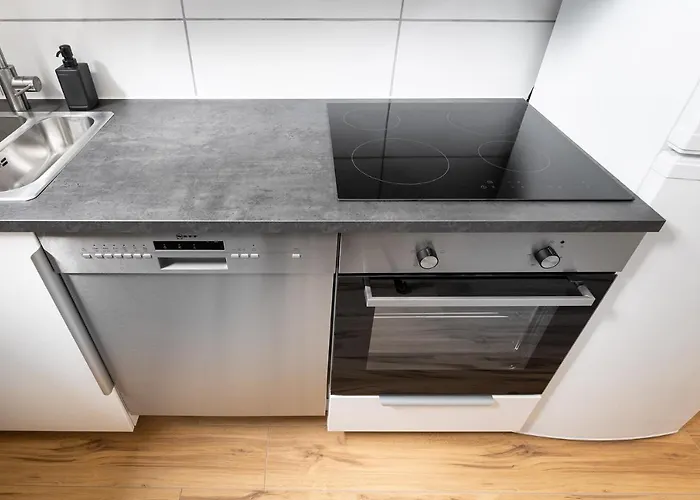 Big Central Near Rotkreuzplatz With 3 Bedroom For 12 Pax München