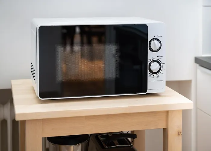 Big Central Near Rotkreuzplatz With 3 Bedroom For 12 Pax Lägenhet *