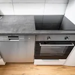 Big Central Near Rotkreuzplatz With 3 Bedroom For 12 Pax Monaco di Baviera